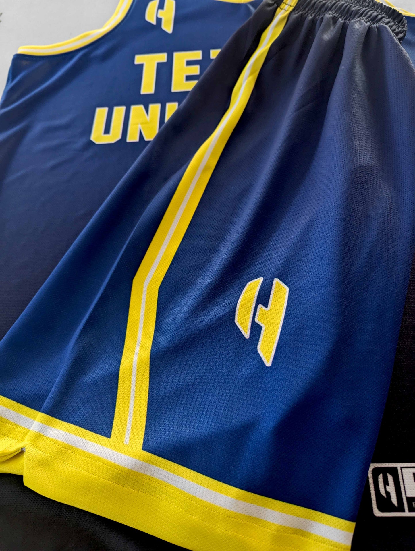 Custom Basketball Jersey and Shorts – Personalized Team Name, Player Name & Number – No Minimum Order- HX378BS